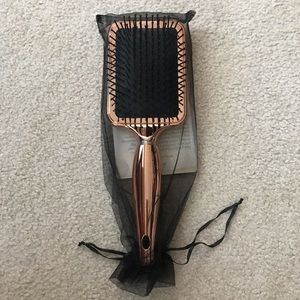 Aria Beauty Luxe Chrome Detangling Paddle Brush